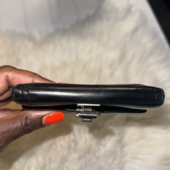 Authentic Gucci Black Leather Bifold Wallet With Silver Metal GUC - Picture 14 of 16